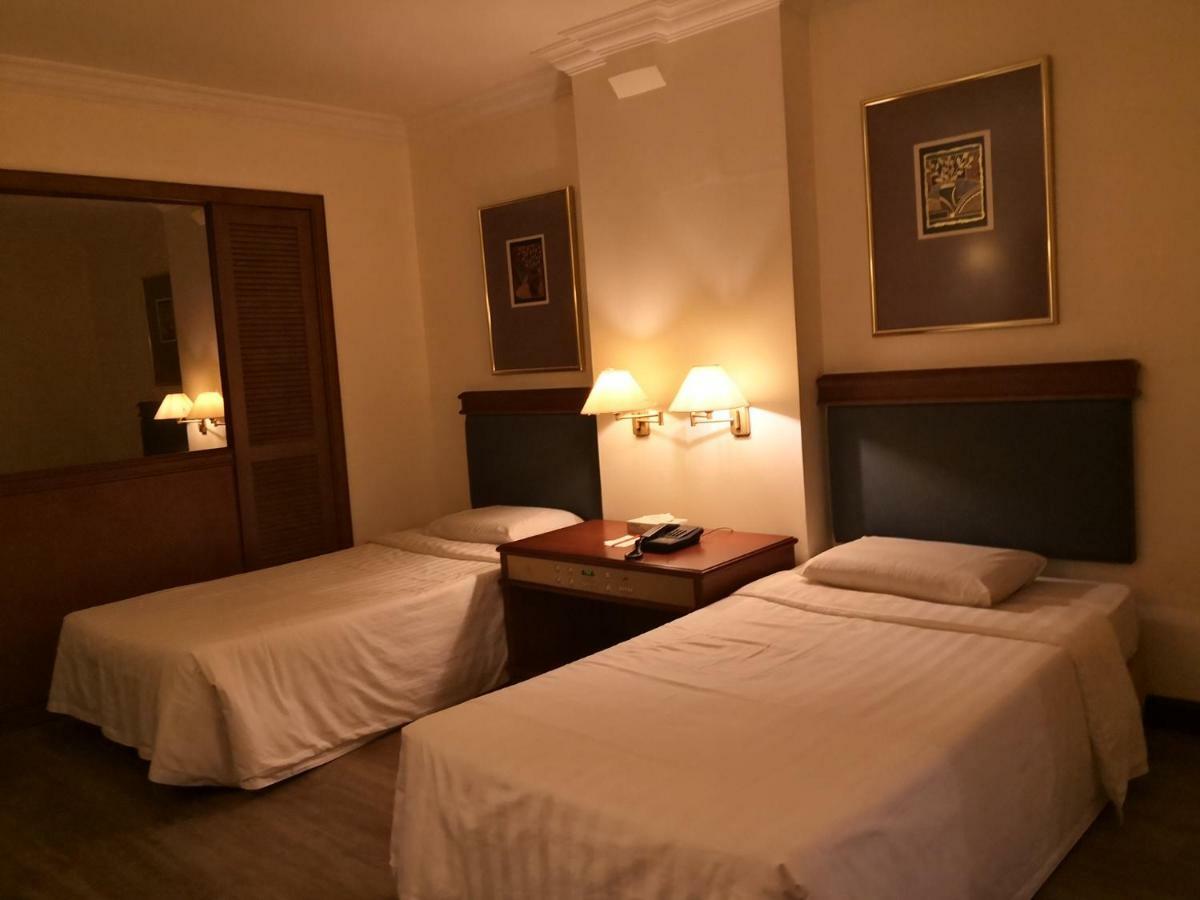 The Executive Hotel Lahad Datu Exterior foto